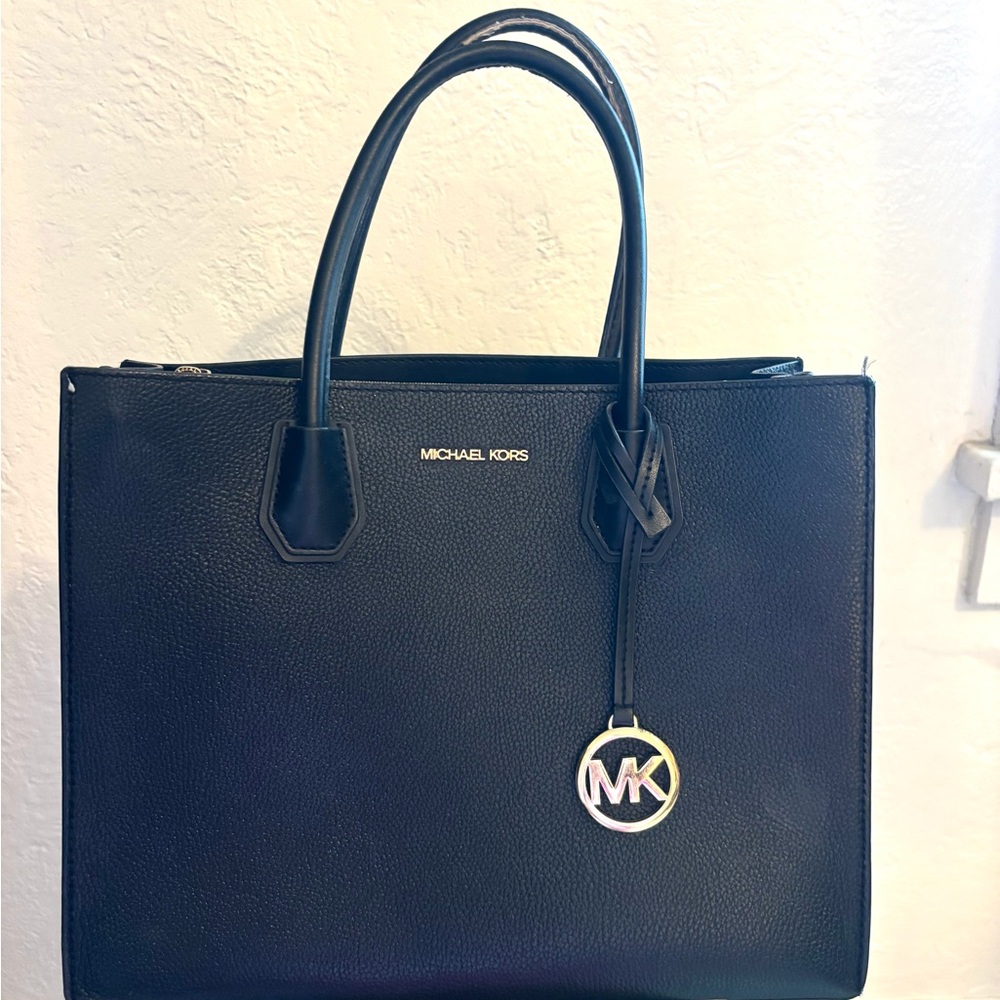 Michael Kors Black Mercer Large Pebbled Leather Accordion Tote Bag